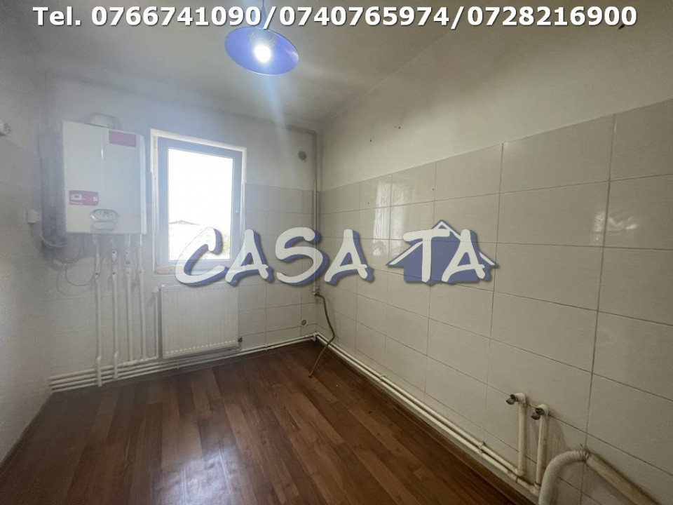 Apartament 3 Camere, Etaj 4, Strada Aleea Teilor - Zona 9 Mai