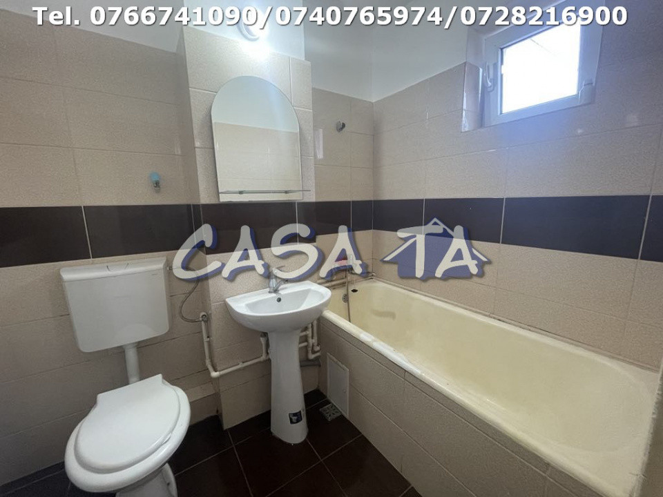 Apartament 3 Camere, Etaj 4, Strada Aleea Teilor - Zona 9 Mai