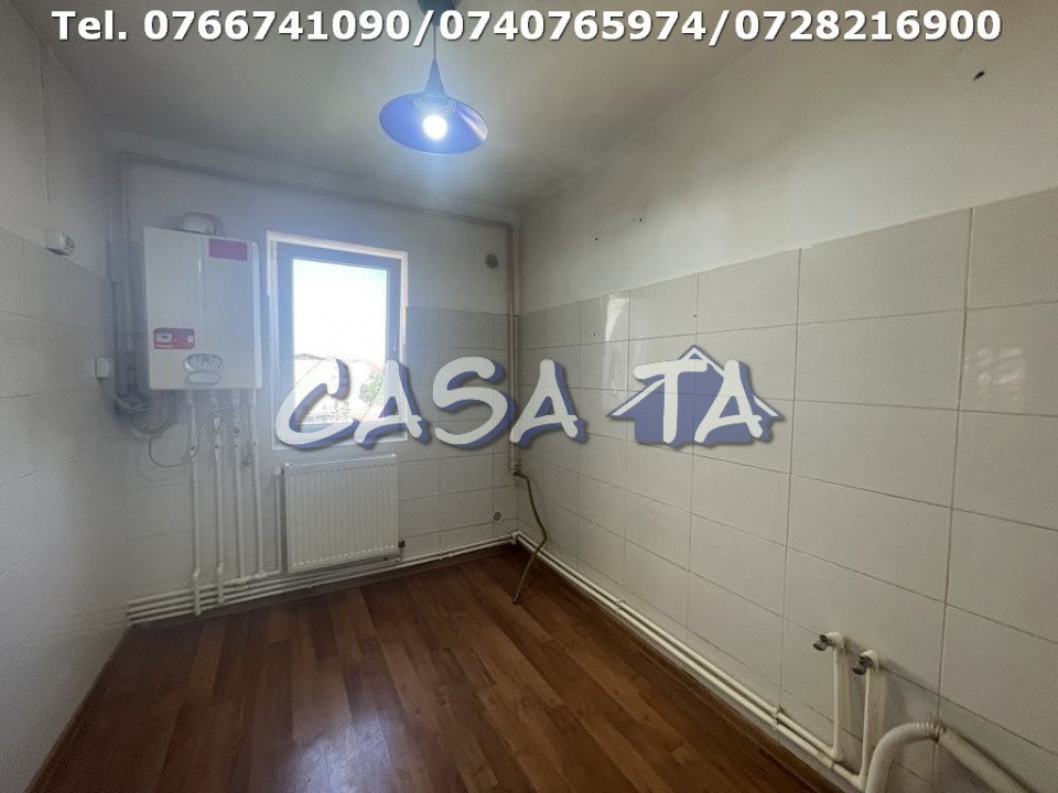 Apartament 3 Camere, Etaj 4, Strada Aleea Teilor - Zona 9 Mai