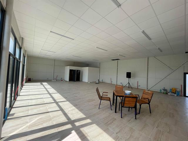 Spatiu Comercial (153 mp), Iezureni