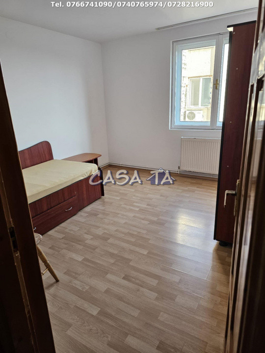 Apartament 3 Camere, Etaj 3, Strada Zambilelor