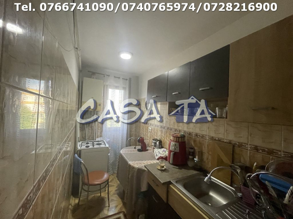 Apartament 2 Camere, Etaj 3, Strada Olari 