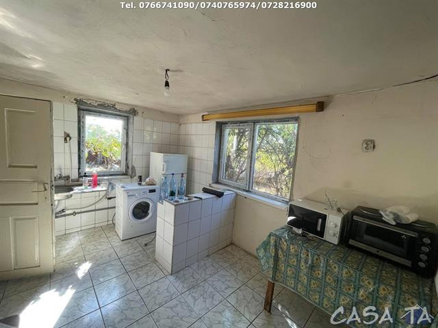 Casa + Teren aferent (2448 mp) si Anexa, Copacioasa