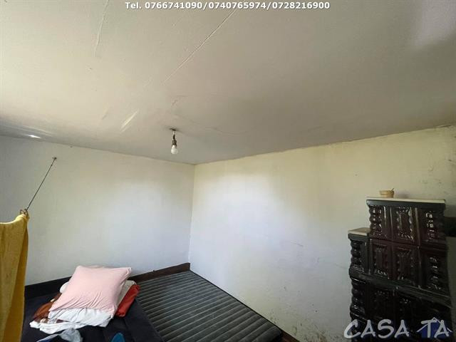 Casa + Teren aferent (2448 mp) si Anexa, Copacioasa