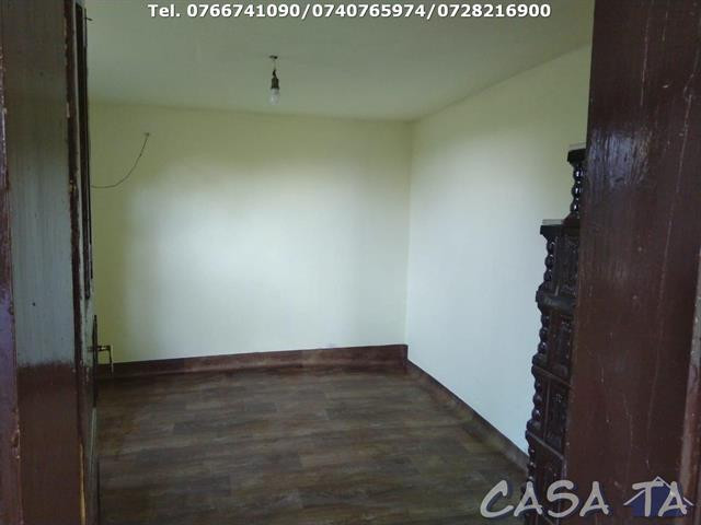 Casa + Teren aferent (2448 mp) si Anexa, Copacioasa