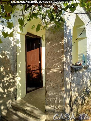 Casa + Teren aferent (2448 mp) si Anexa, Copacioasa