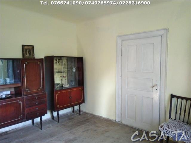 Casa + Teren aferent (2448 mp) si Anexa, Copacioasa