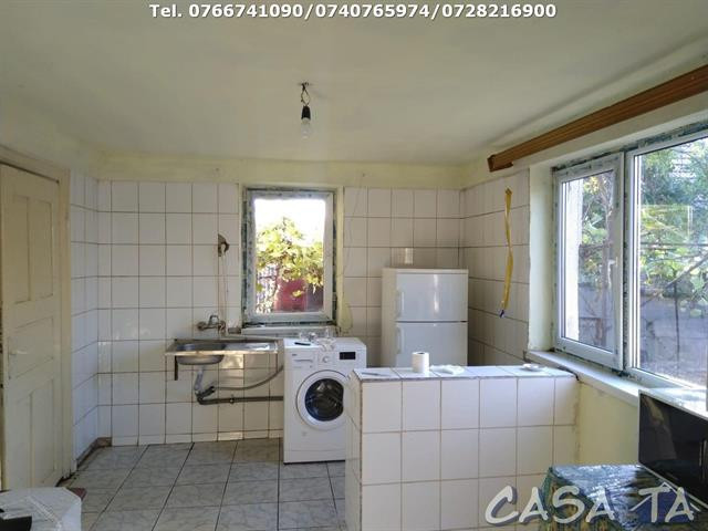 Casa + Teren aferent (2448 mp) si Anexa, Copacioasa