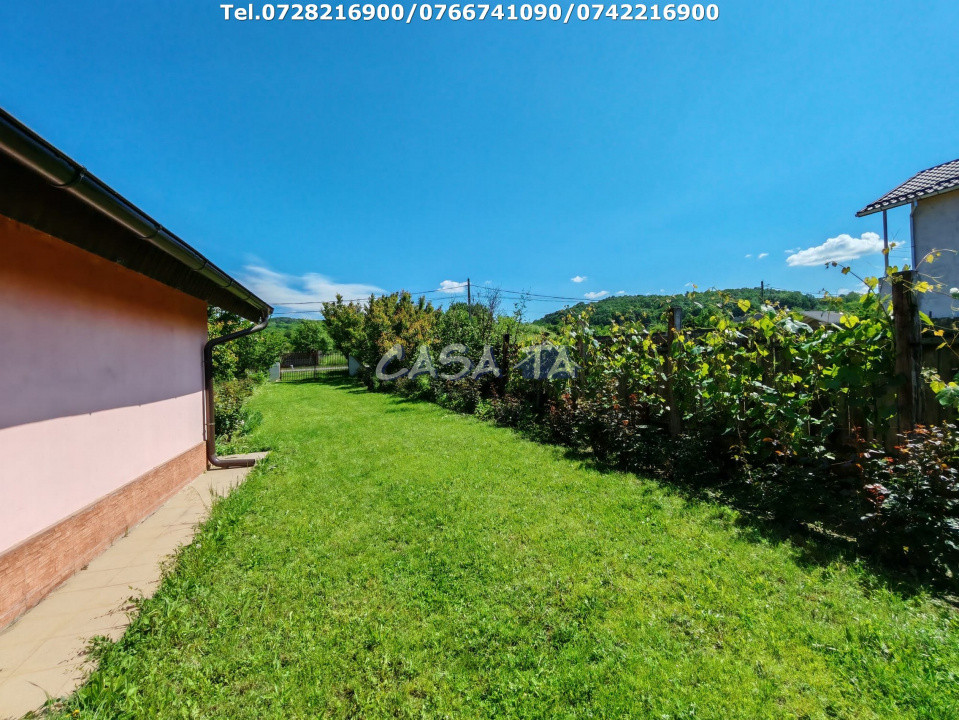 Casa situata în Samarinesti, sat Valea Bisericii
