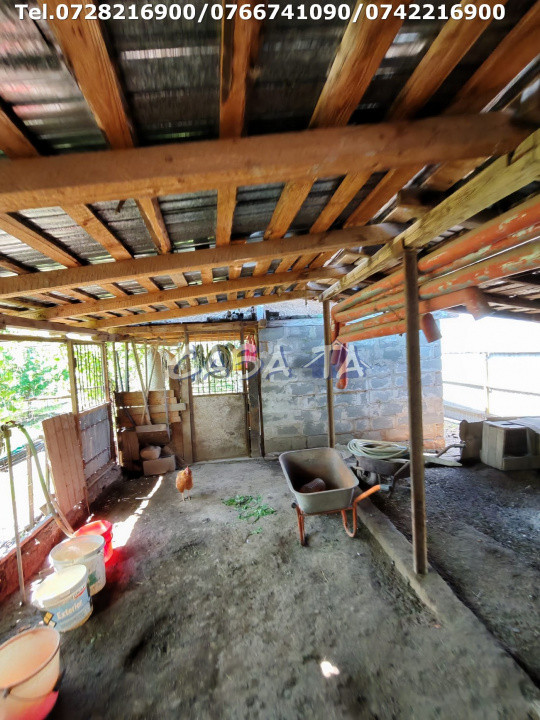 Casa situata în Samarinesti, sat Valea Bisericii