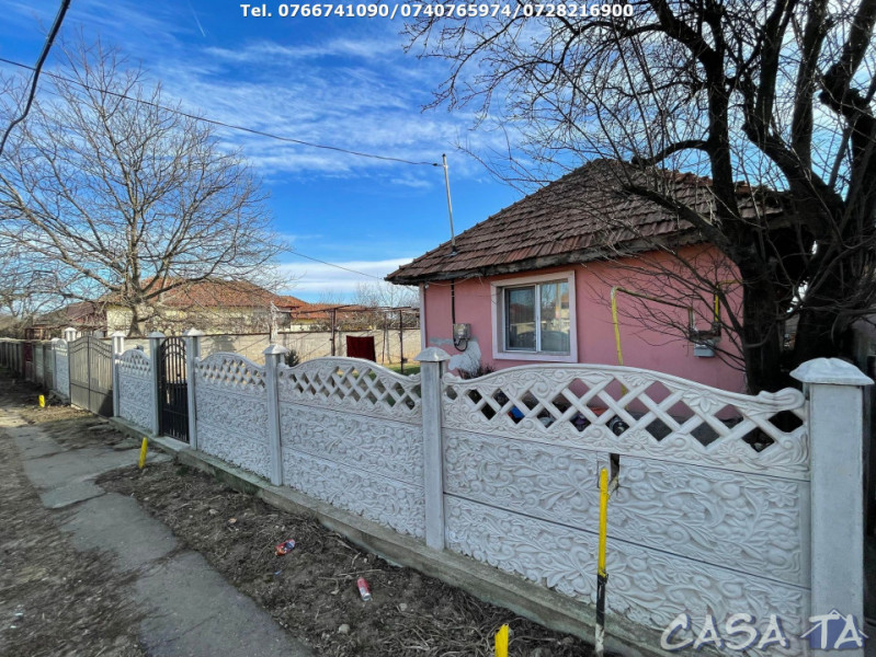 Teren Intravilan (2800 mp) + Casa Batraneasca, Strada Petresti, Targu Jiu