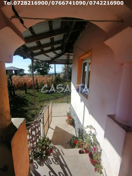 Casa situata în Bumbești Pițic - Cârligei 