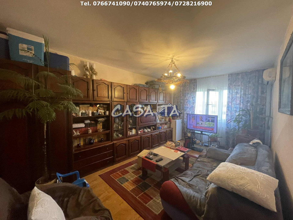 Apartament 2 Camere, Etaj 4 (cu acoperis), Strada Dacia - Zona Mall