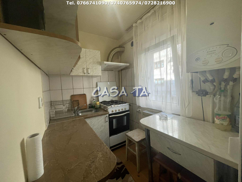 Garsoniera, Etaj 1, Strada Constructorilor, Targu Jiu