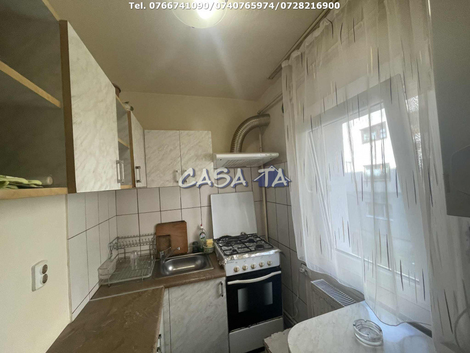 Garsoniera, Etaj 1, Strada Constructorilor, Targu Jiu