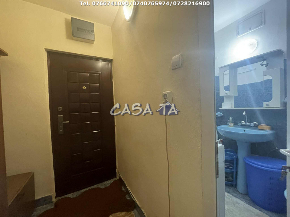Garsoniera, Etaj 1, Strada Constructorilor, Targu Jiu