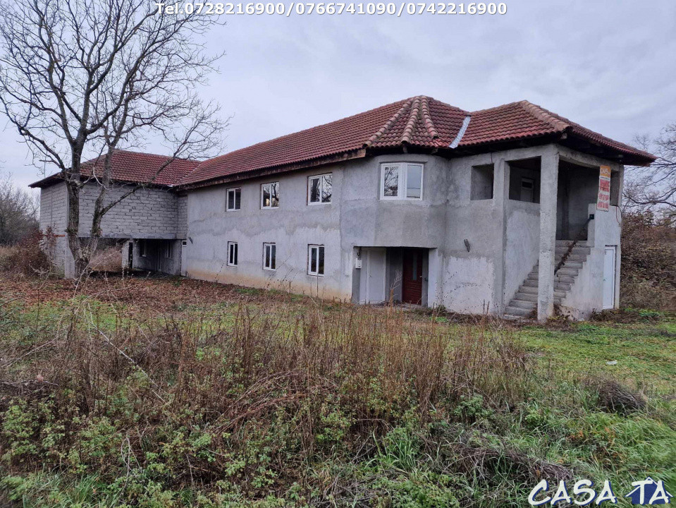 Cladire Multifunctionala, situata în Arcani, Sat.Arcani