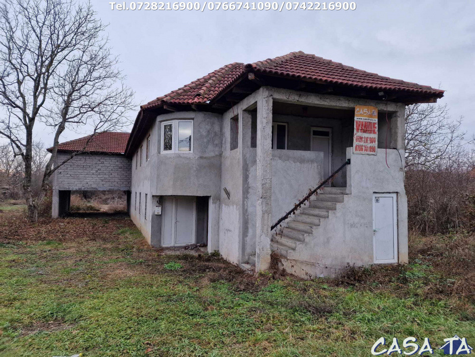 Cladire Multifunctionala, situata în Arcani, Sat.Arcani