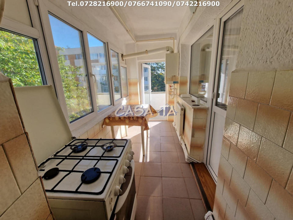 Închiriere apartament 3 camere, Str Victoriei