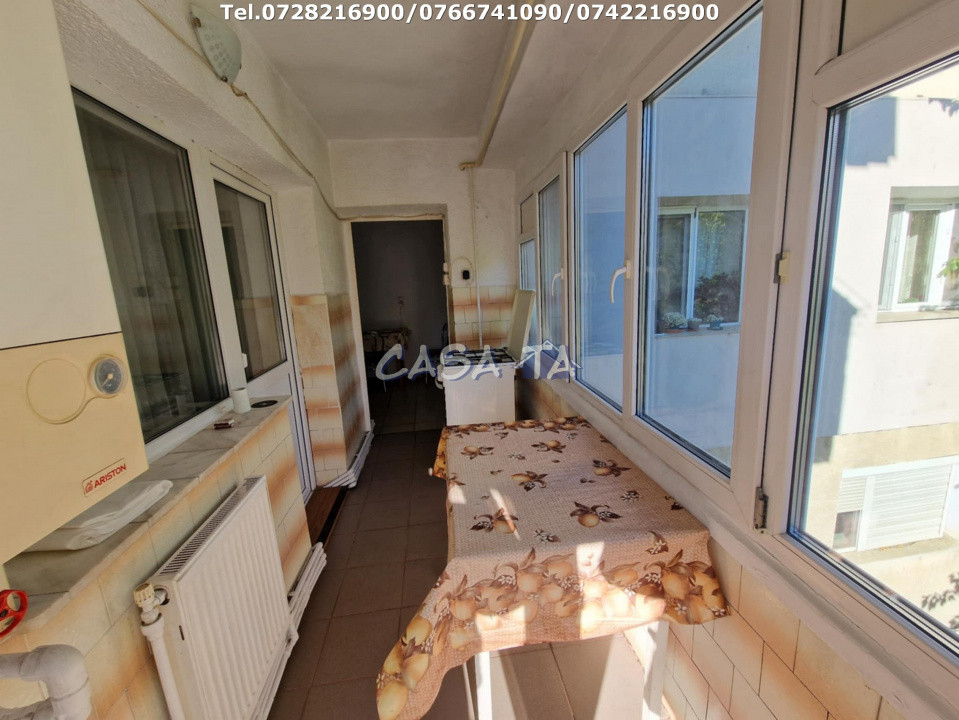 Închiriere apartament 3 camere, Str Victoriei