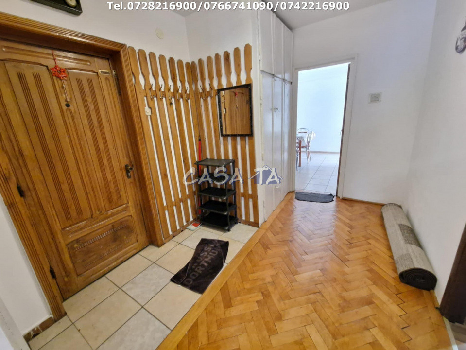 Închiriere apartament 3 camere, Str Victoriei