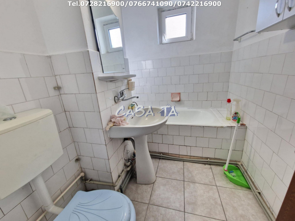 Închiriere apartament 3 camere, Str Victoriei