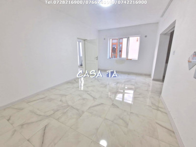 Închiriere spatiu comercial, Rovinari Str. Florilor