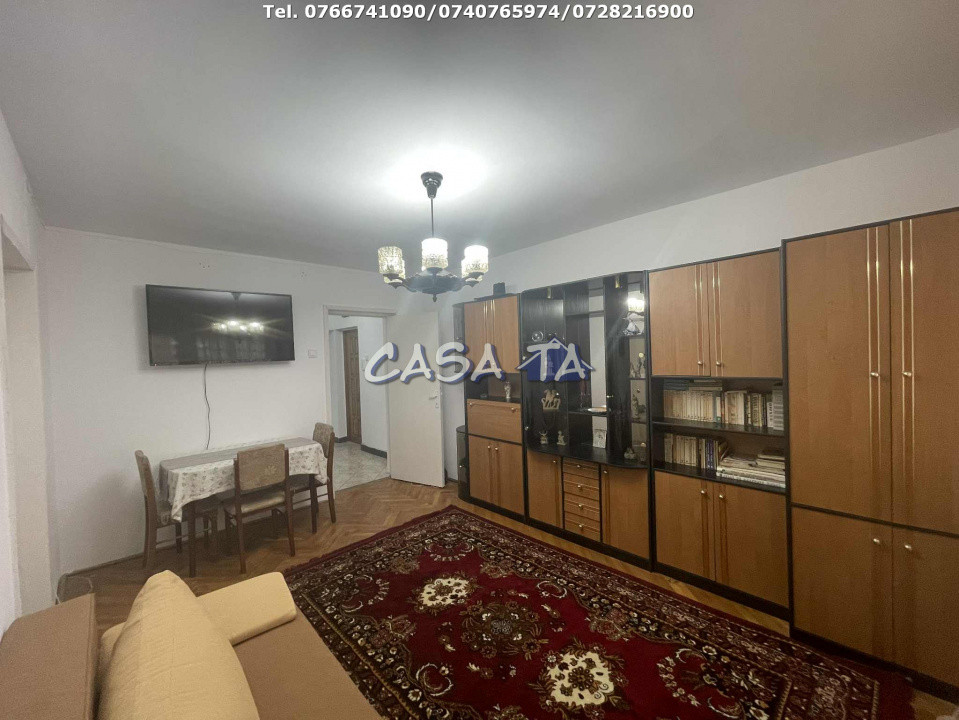 Apartament 4 Camere, Etaj 2, Strada Nicolae Balcescu- Zona Centrala.