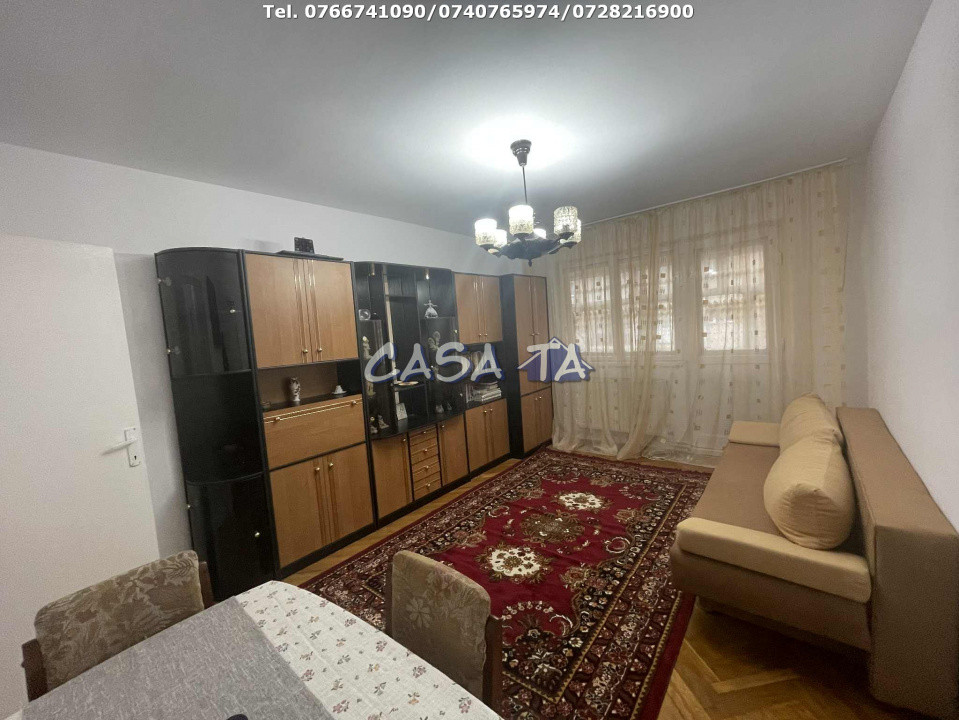 Apartament 4 Camere, Etaj 2, Strada Nicolae Balcescu- Zona Centrala.