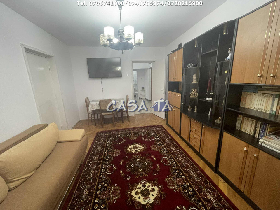 Apartament 4 Camere, Etaj 2, Strada Nicolae Balcescu- Zona Centrala.