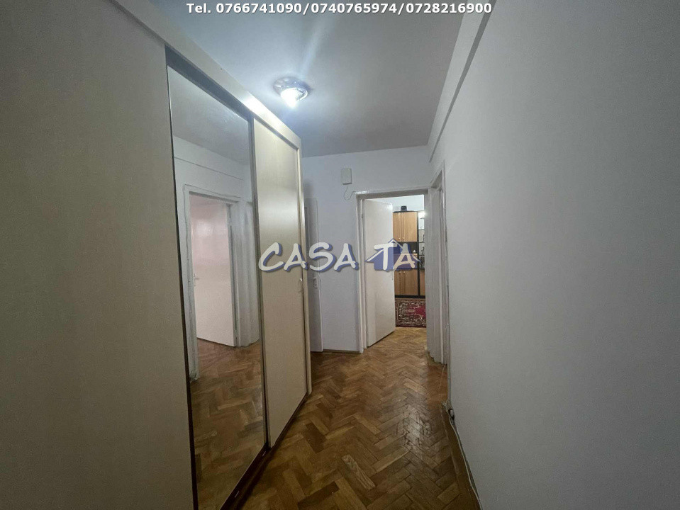 Apartament 4 Camere, Etaj 2, Strada Nicolae Balcescu- Zona Centrala.