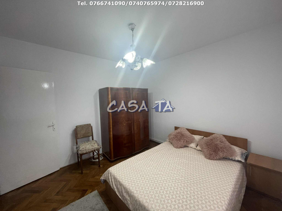 Apartament 4 Camere, Etaj 2, Strada Nicolae Balcescu- Zona Centrala.