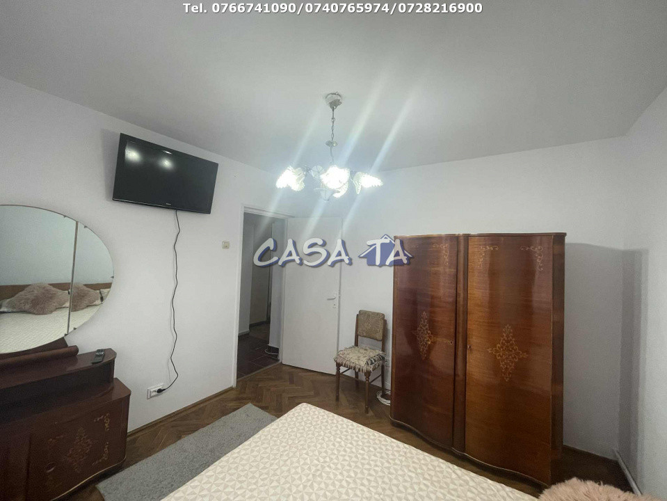 Apartament 4 Camere, Etaj 2, Strada Nicolae Balcescu- Zona Centrala.