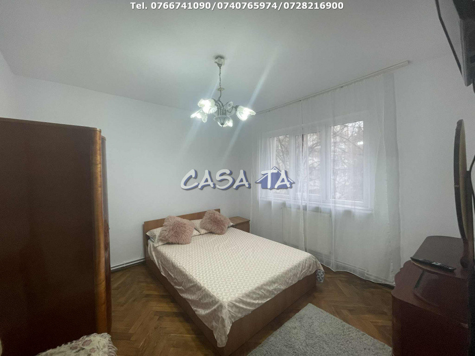 Apartament 4 Camere, Etaj 2, Strada Nicolae Balcescu- Zona Centrala.