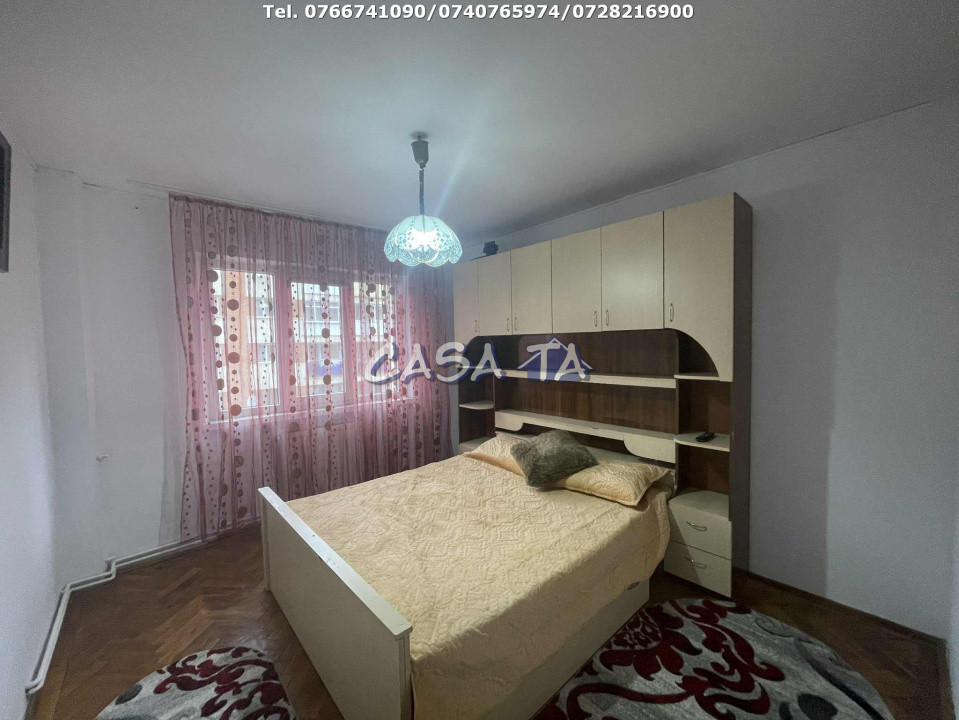 Apartament 4 Camere, Etaj 2, Strada Nicolae Balcescu- Zona Centrala.
