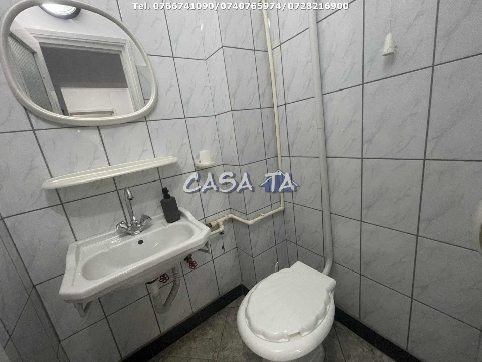 Apartament 4 Camere, Etaj 2, Strada Nicolae Balcescu- Zona Centrala.