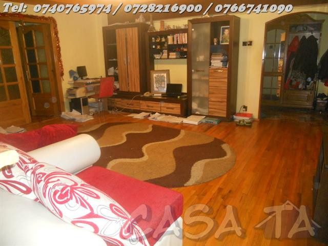 Apartament 4 camere, situat în Târgu Jiu, Bld-ul Republicii