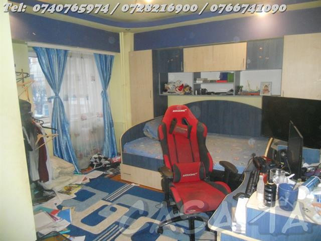 Apartament 4 camere, situat în Târgu Jiu, Bld-ul Republicii