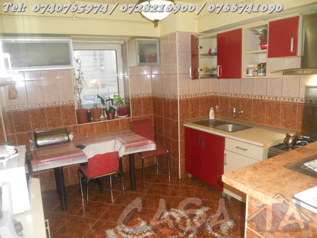Apartament 4 camere, situat în Târgu Jiu, Bld-ul Republicii