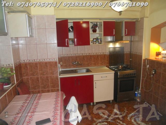Apartament 4 camere, situat în Târgu Jiu, Bld-ul Republicii