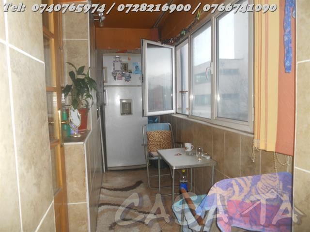 Apartament 4 camere, situat în Târgu Jiu, Bld-ul Republicii