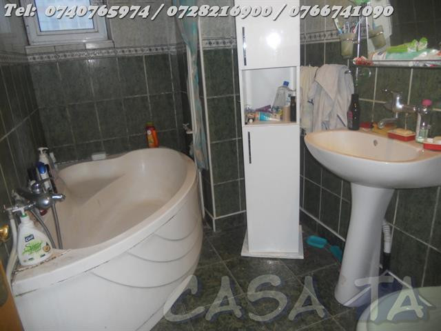 Apartament 4 camere, situat în Târgu Jiu, Bld-ul Republicii