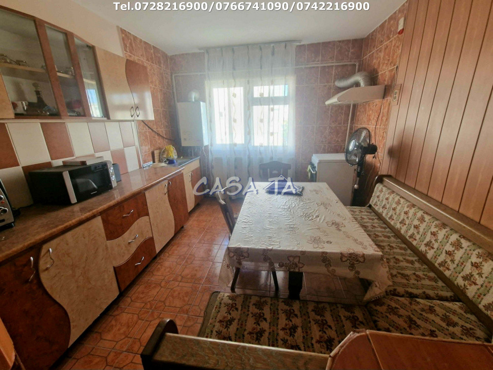 Apartament 3 camere, situat în Rovinari , Str. Plopilor