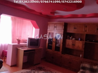 Apartament 3 camere, situat în Rovinari , Str. Plopilor