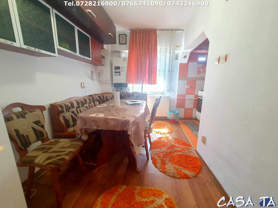 Apartament 4 camere, situat în Târgu Jiu, Bld Ecaterina Teodoroiu (Central)