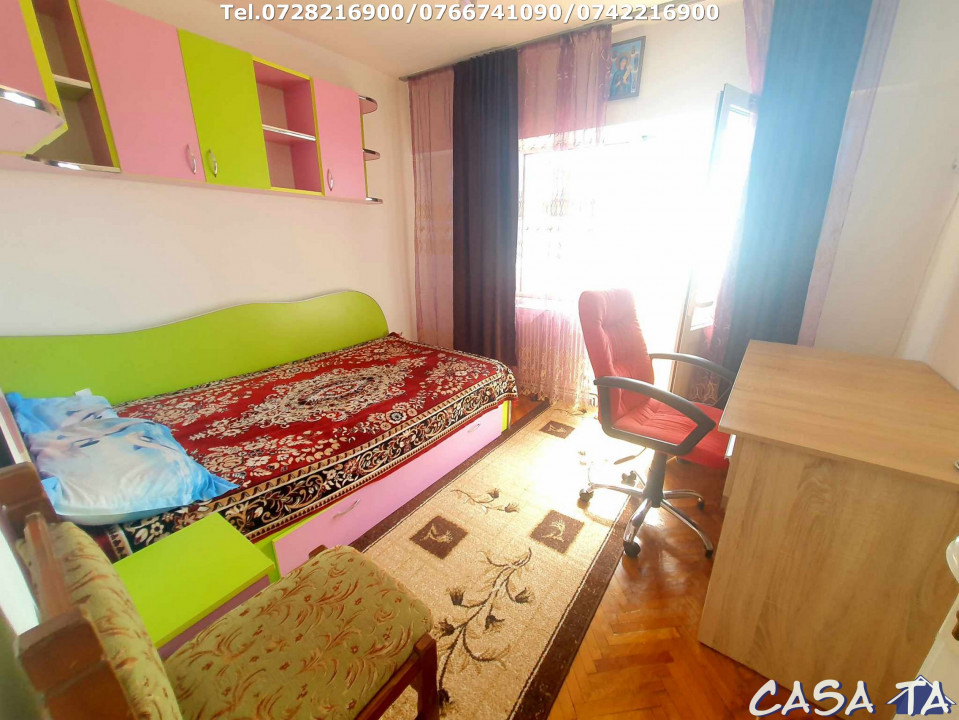 Apartament 4 camere, situat în Târgu Jiu, Bld Ecaterina Teodoroiu (Central)