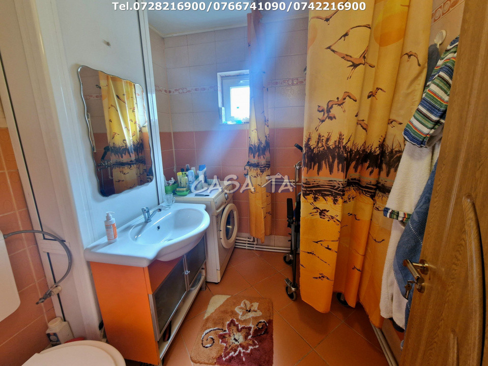 Apartament 4 camere, situat în Târgu Jiu, Str.23 August 