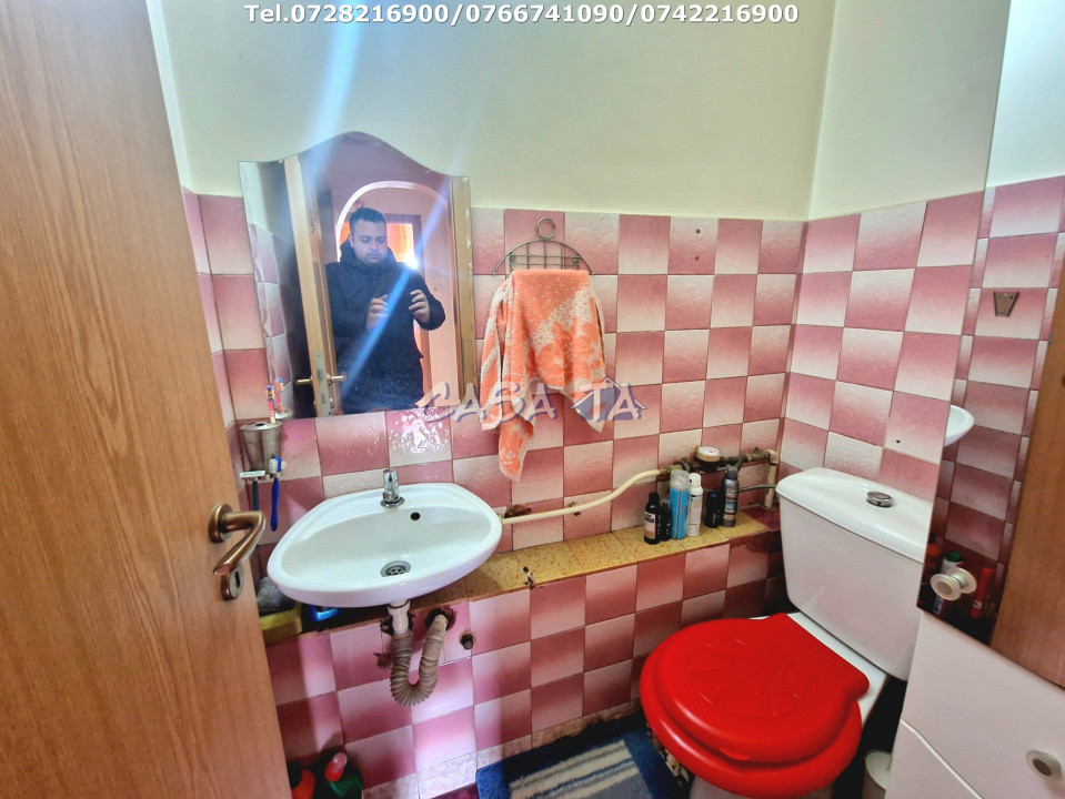 Apartament 4 camere, situat în Târgu Jiu, Str.23 August 