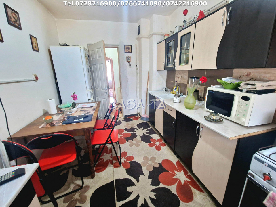 Apartament 3 camere, situat în Târgu-Cărbunești, Str Petroliștilor