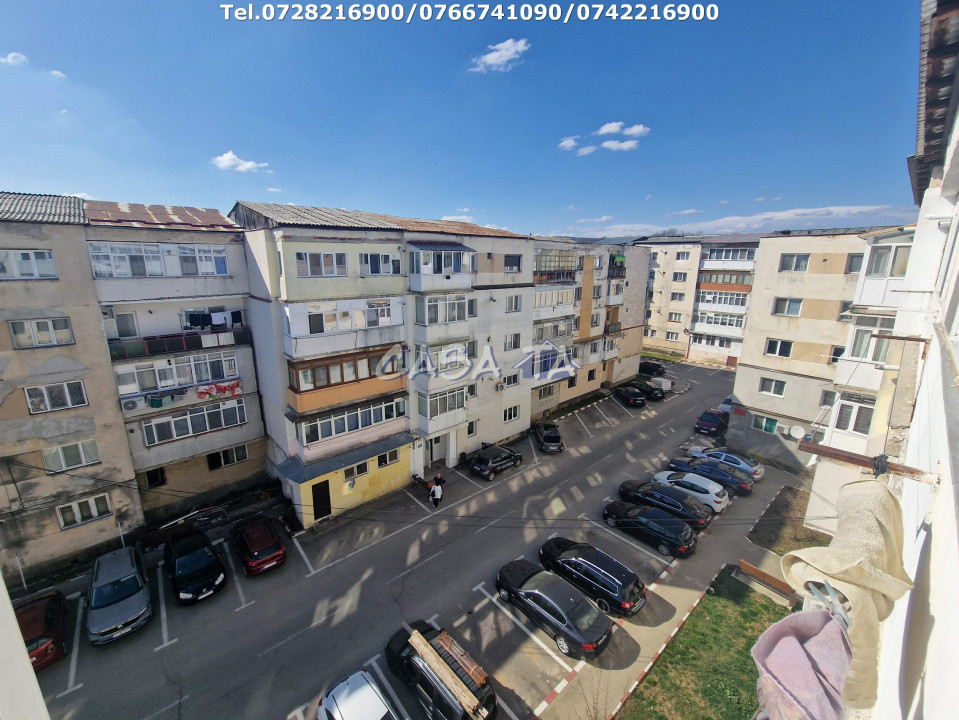 Apartament 3 camere, situat în Târgu-Cărbunești, Str Petroliștilor